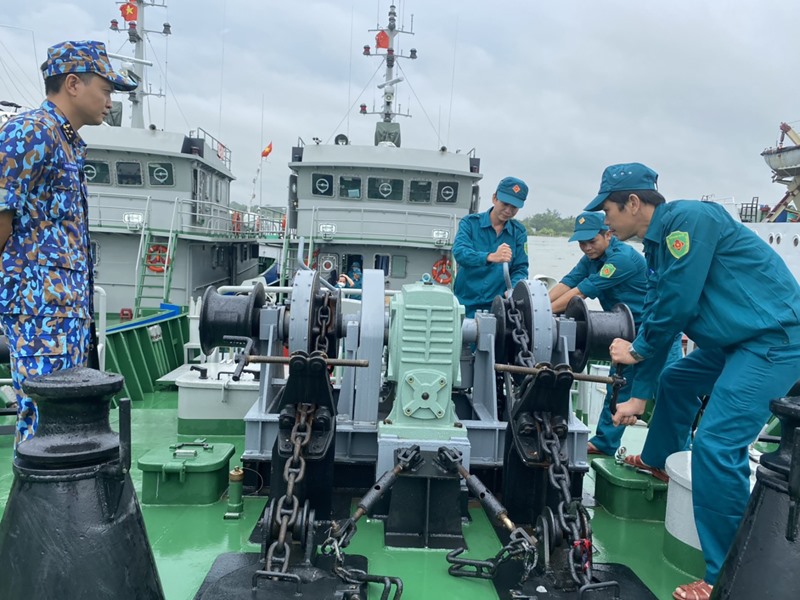 Hải đội Dân quân thường trực tỉnh huấn luyện kỹ thuật trên biển - Ảnh: K.N