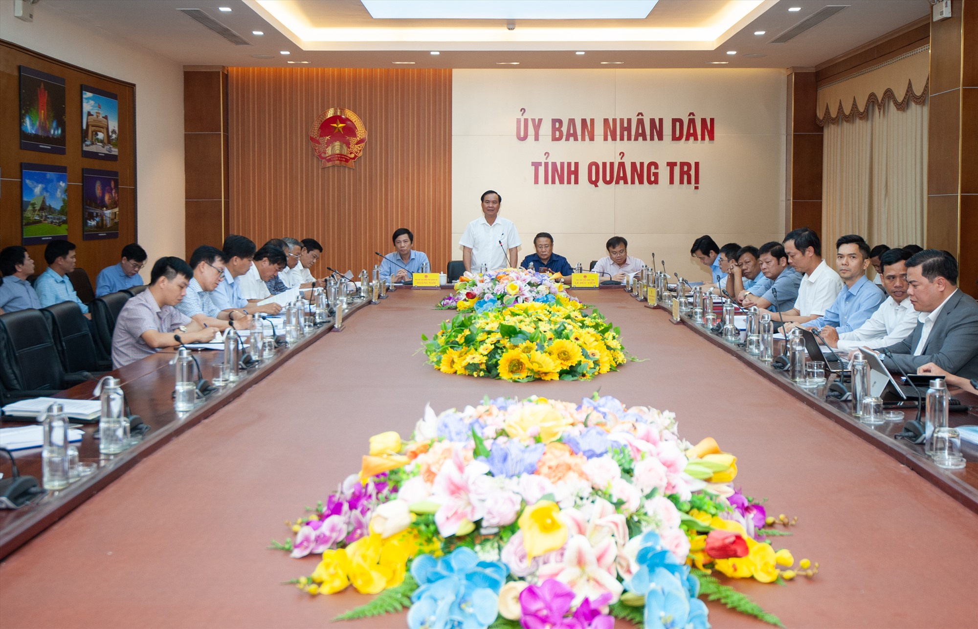 Chủ tịch UBND tỉnh Võ Văn Hưng phát biểu kết luận buổi làm việc - Ảnh: Trần Tuyền