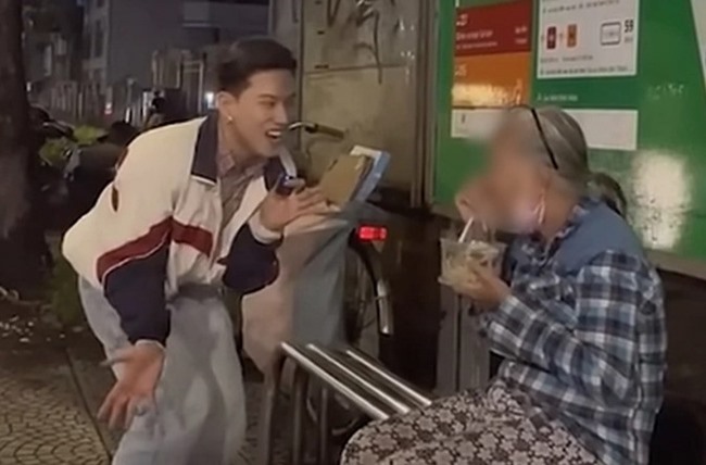 Một tiktoker từng bị lên án vì làm video “bẩn“, miệt thị người nghèo - Ảnh: chụp màn hình
