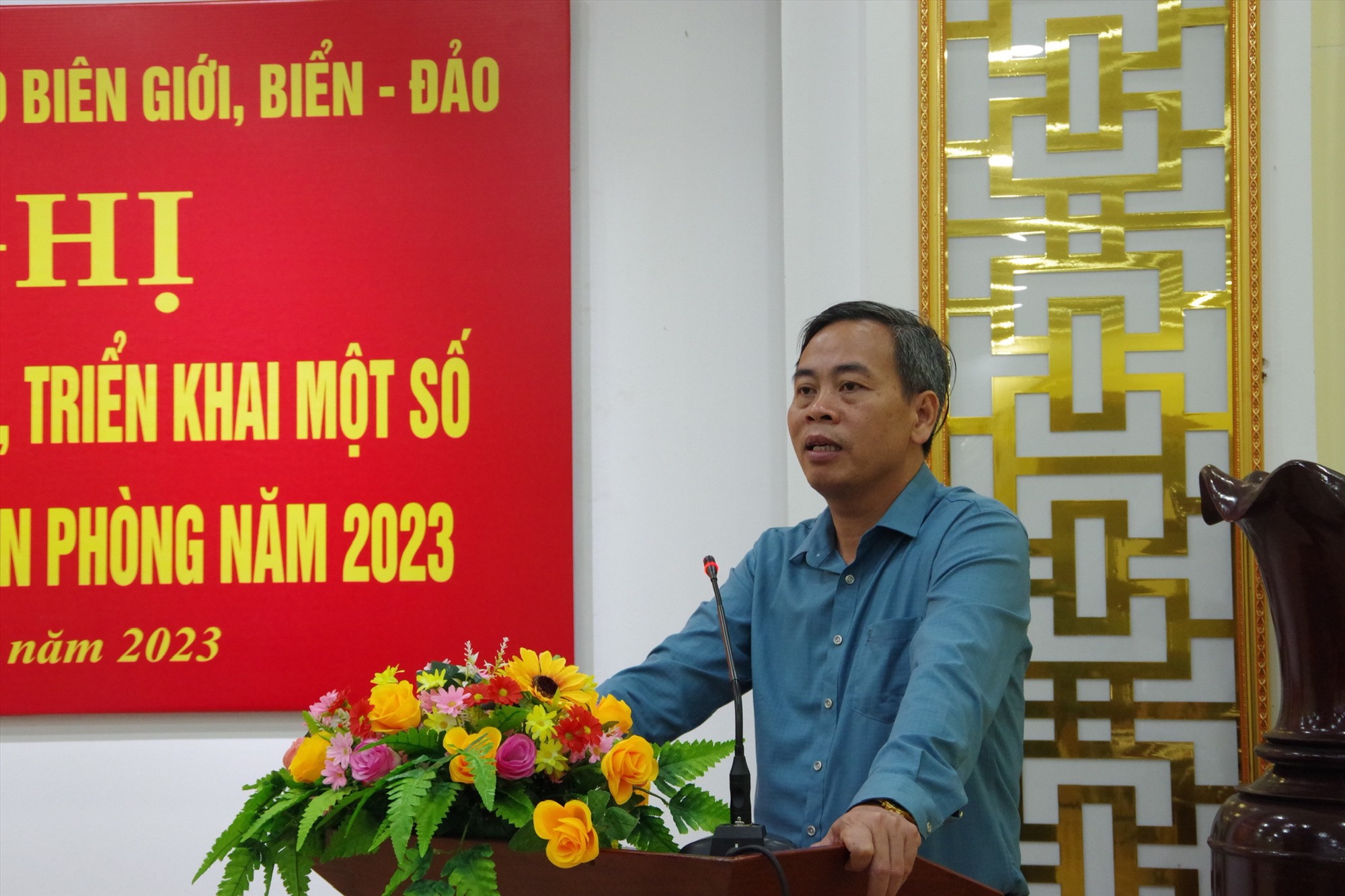 2) Đồng chí Nguyễn Đăng Quang, Phó Bí thư Thường trực Tỉnh ủy, Chủ tịch HĐND tỉnh Quảng Trị phát biểu chỉ đạo tại Hội nghị