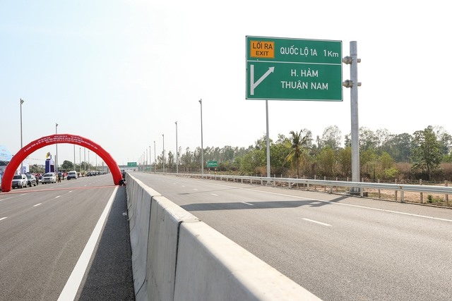 Dự án Phan Thiết-Dầu Giây có chiều dài tuyến khoảng 99 km đi qua các tỉnh Bình Thuận, Đồng Nai, kết nối với tuyến đường cao tốc TPHCM-Long Thành-Dầu Giây - Ảnh: VGP/Nhật Bắc