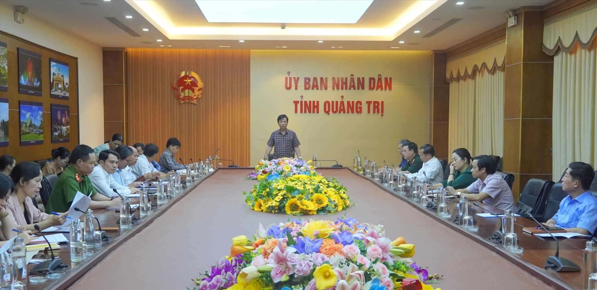 Phó Chủ tịch UBND tỉnh Hoàng Nam phát biểu tại cuộc họp - Ảnh: M.Đ