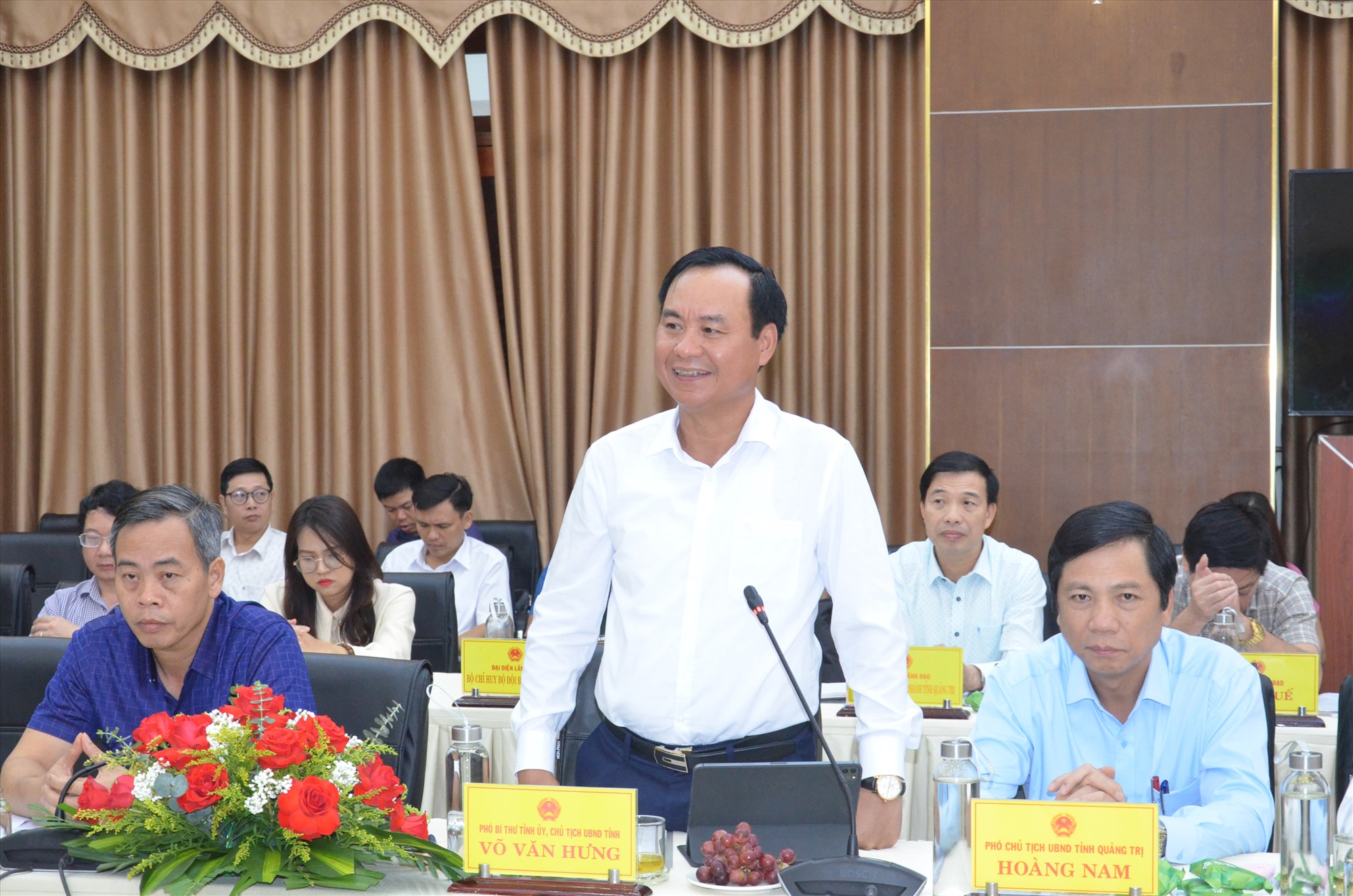 Chủ tịch UBND tỉnh Võ Văn Hưng phát biểu tại phiên làm việc - Ảnh: Lê Minh