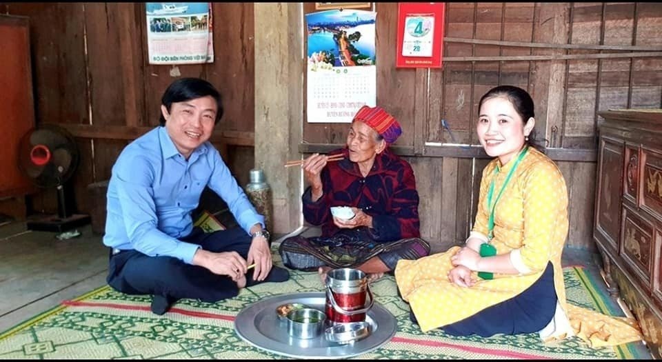 Bữa cơm cho mẹ Miết – Bà mẹ VNAH có con trai duy nhất là Liệt Sĩ là bài học lịch sử cho thế hệ giáo viên và học sinh ở vùng núi Quảng Trị