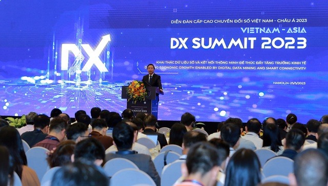 Phó Thủ tướng Trần Hồng Hà đặc biệt nhấn mạnh yêu cầu bảo đảm an toàn, an ninh thông tin, dữ liệu cá nhân, tổ chức; an ninh quốc gia; tiêu chuẩn công nghệ, phần mềm trong chuyển đổi số - Ảnh: VGP/Minh Khôi