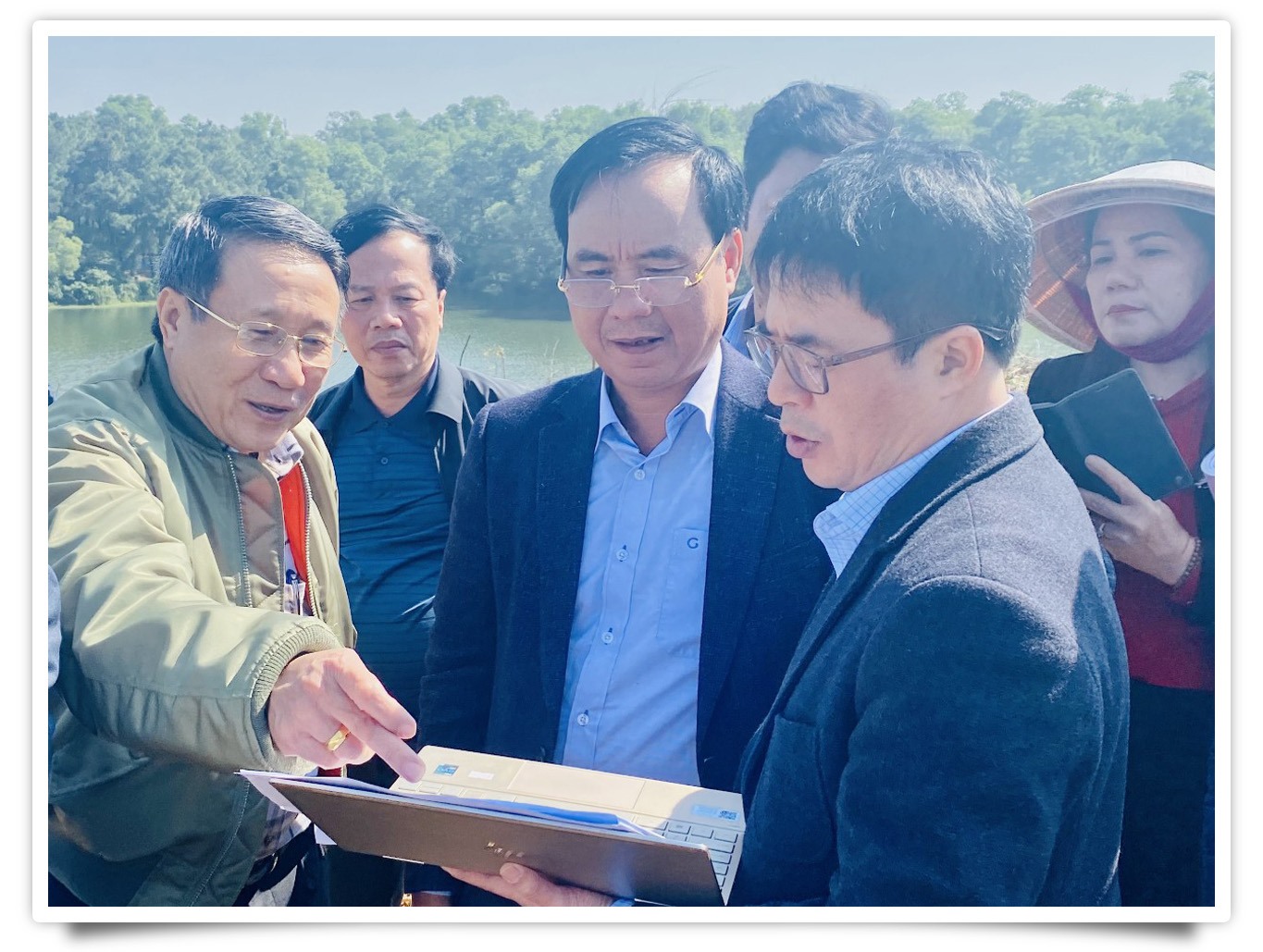 Lãnh đạo UBND tỉnh khảo sát khu đất để xây dựng Khu tưởng niệm Vua Trần Nhân Tông ở TP Đông Hà, Quảng Trị
