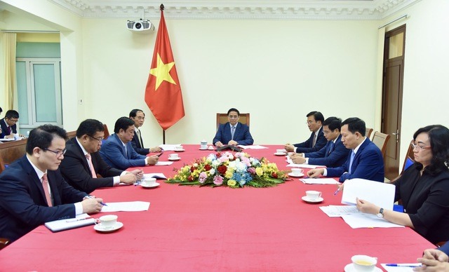 Ngày 4/4 tại Trụ sở Chính phủ, Thủ tướng Chính phủ Phạm Minh Chính đã điện đàm với Thủ tướng Trung Quốc Lý Cường - Ảnh VGP/Nhật Bắc