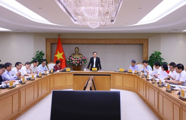 Phó Thủ tướng Trần Hồng Hà cho rằng cần có hệ thống tiêu chí phân loại, đánh giá quốc gia, hài hoà với tiêu chuẩn quốc tế trong lựa chọn dự án đầu tư, lượng hoá kết quả tăng trưởng xanh - Ảnh: VGP