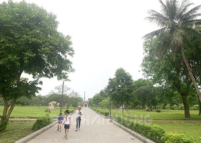 Thành cổ Quảng Trị hôm nay rợp mát bóng cây xanh