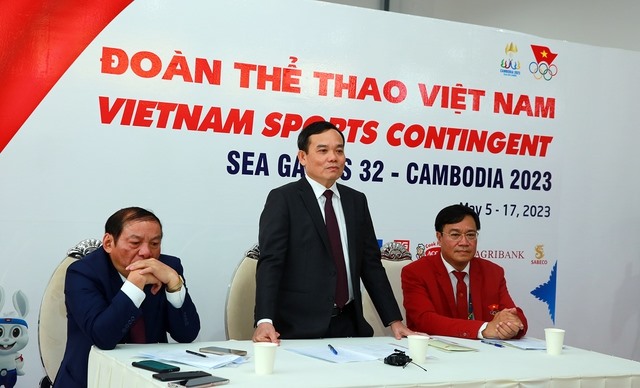 Phó Thủ tướng Trần Lưu Quang thăm, động viên Đoàn thể thao Việt Nam tại Làng vận động viên Krong Pali, Thủ đô Phnom Penh - Ảnh: VGP/Hải Minh