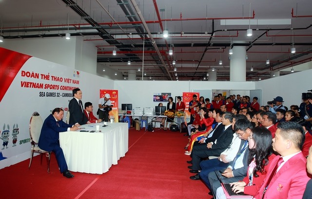 Phó Thủ tướng Trần Lưu Quang nhấn mạnh, Đoàn thể thao Việt Nam luôn nhận được sự đồng hành, ủng hộ, cổ vũ của gần 100 triệu người dân Việt Nam - Ảnh: VGP/Hải Minh