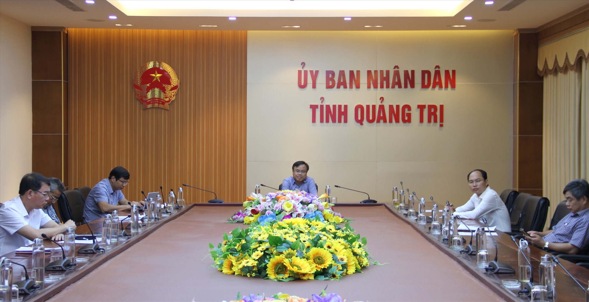 Phó Chủ tịch UBND tỉnh Lê Đức Tiến chủ trì tại điểm cầu Quảng Trị - Ảnh: MĐ