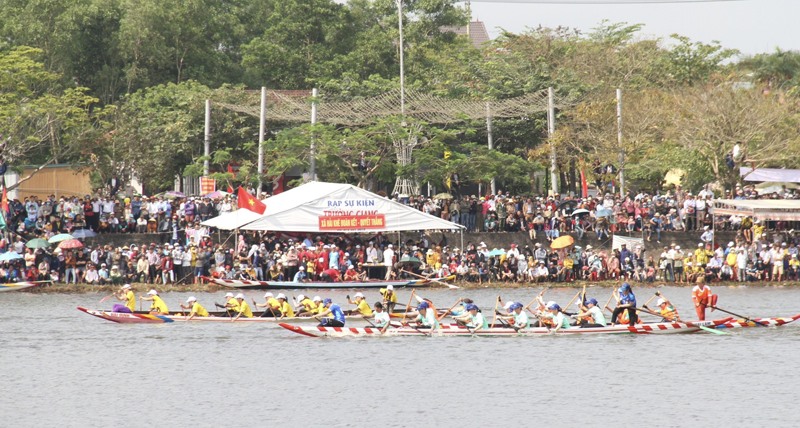 Huyện Hải Lăng duy trì và phát triển thương hiệu hội đua thuyền truyền thống cấp huyện - Ảnh: MĐ