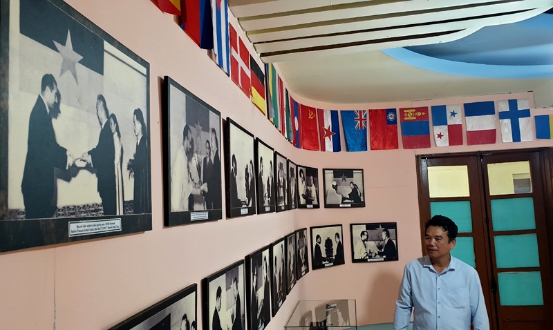 Trong khoảng 2 năm hoạt động, đại sứ hơn 40 nước đã đến làm việc tại Khu Chính phủ cách mạng lâm thời Cộng hòa miền Nam Việt Nam và được lưu lại hình ảnh tại đây - Ảnh: THIÊN PHONG