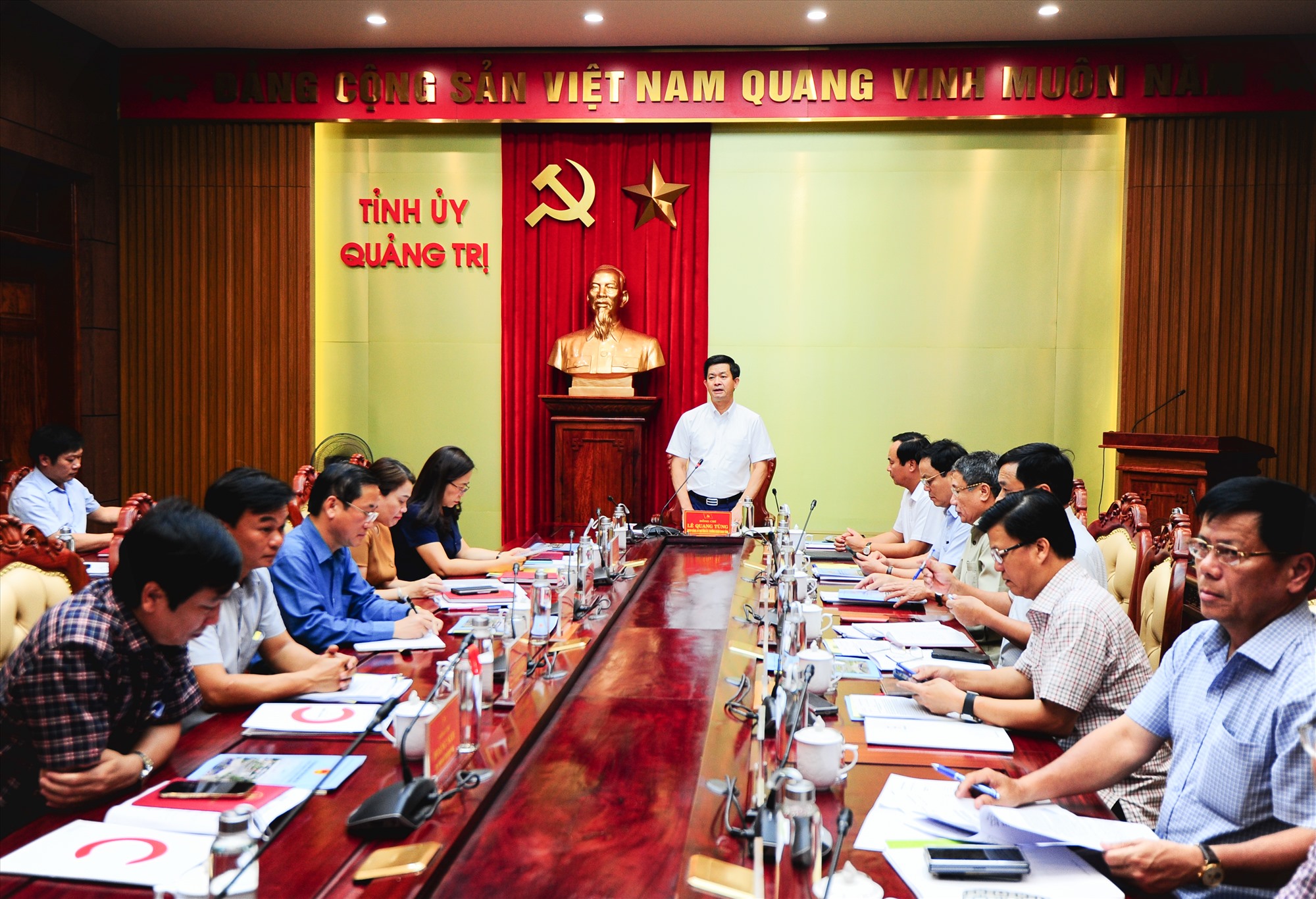 Bí thư Tỉnh ủy Lê Quang Tùng phát biểu chỉ đạo tại buổi làm việc - Ảnh: Trần Tuyền