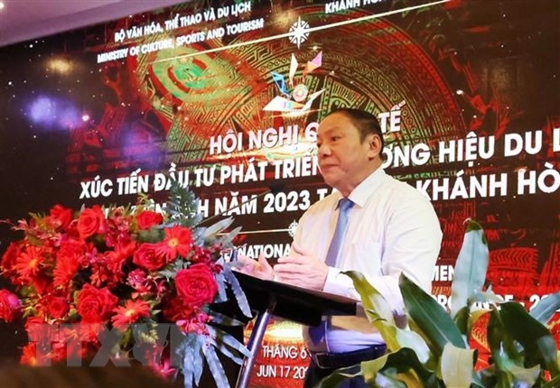 Bộ trưởng Bộ Văn hóa, Thể thao và Du lịch Nguyễn Văn Hùng phát biểu khai mạc Hội nghị. (Ảnh: Tiên Minh/TTXVN)