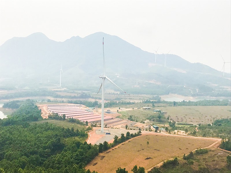 Trang trại chăn nuôi kết hợp trồng dược liệu công nghệ cao của Công ty Solar Kesaf 1 đang được xây dựng ở xã Hướng Linh, huyện Hướng Hóa - Ảnh: Đ.P