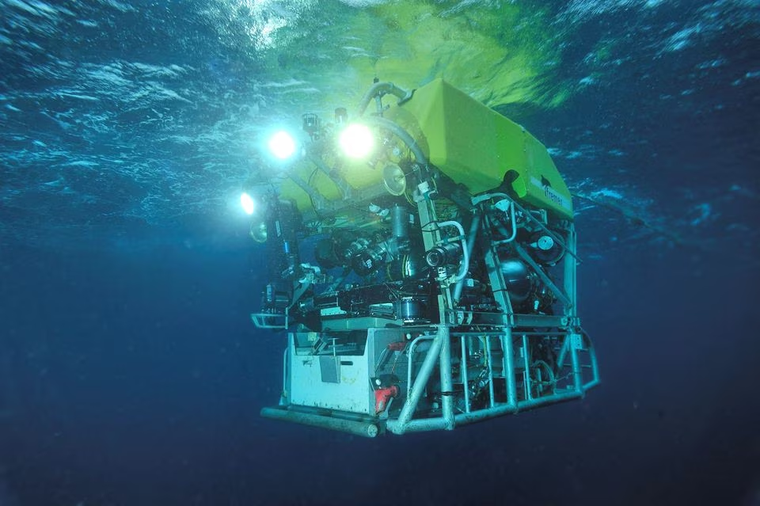 Robot Victor 6000 với khả năng lặn được xuống đáy biển Bắc Đại Tây Dương. Ảnh: Reuters
