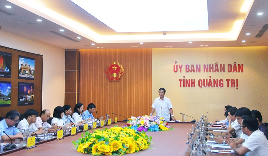 Phó Chủ tịch UBND tỉnh Hoàng Nam yêu cầu Sở Ngoại vụ phối hợp với Văn phòng UBND tỉnh sớm hoàn thiện, trình UBND tỉnh kế hoạch tổ chức hội nghị - Ảnh: Q.H