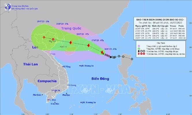 Hướng đi của Bão số 1 trên biển Đông sáng 16/7.