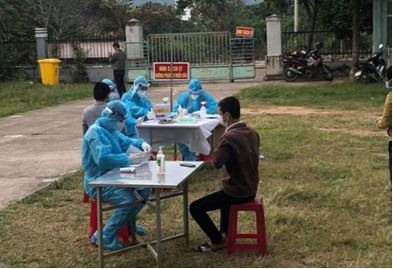 Cán bộ TTYT huyện Hướng Hóa tích cực đi đầu chống dịch COVID -19- Ảnh:TTYT HH