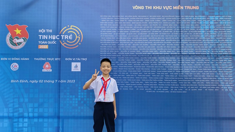 Lê Thanh Huy tại cuộc thi “Tin học trẻ” khu vực miền Trung năm 2023 - Ảnh: NVCC