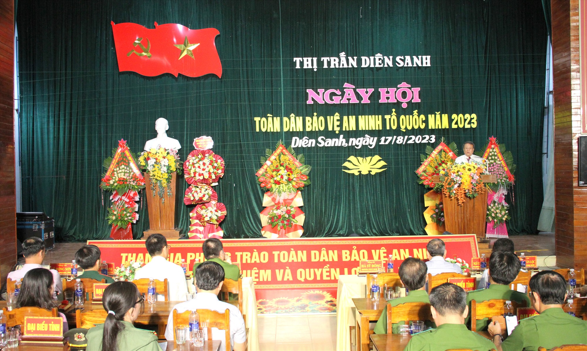 Phó Chủ tịch Thường trực UBND tỉnh Hà Sỹ Đồng phát biểu tại ngày hội - Ảnh: MĐ