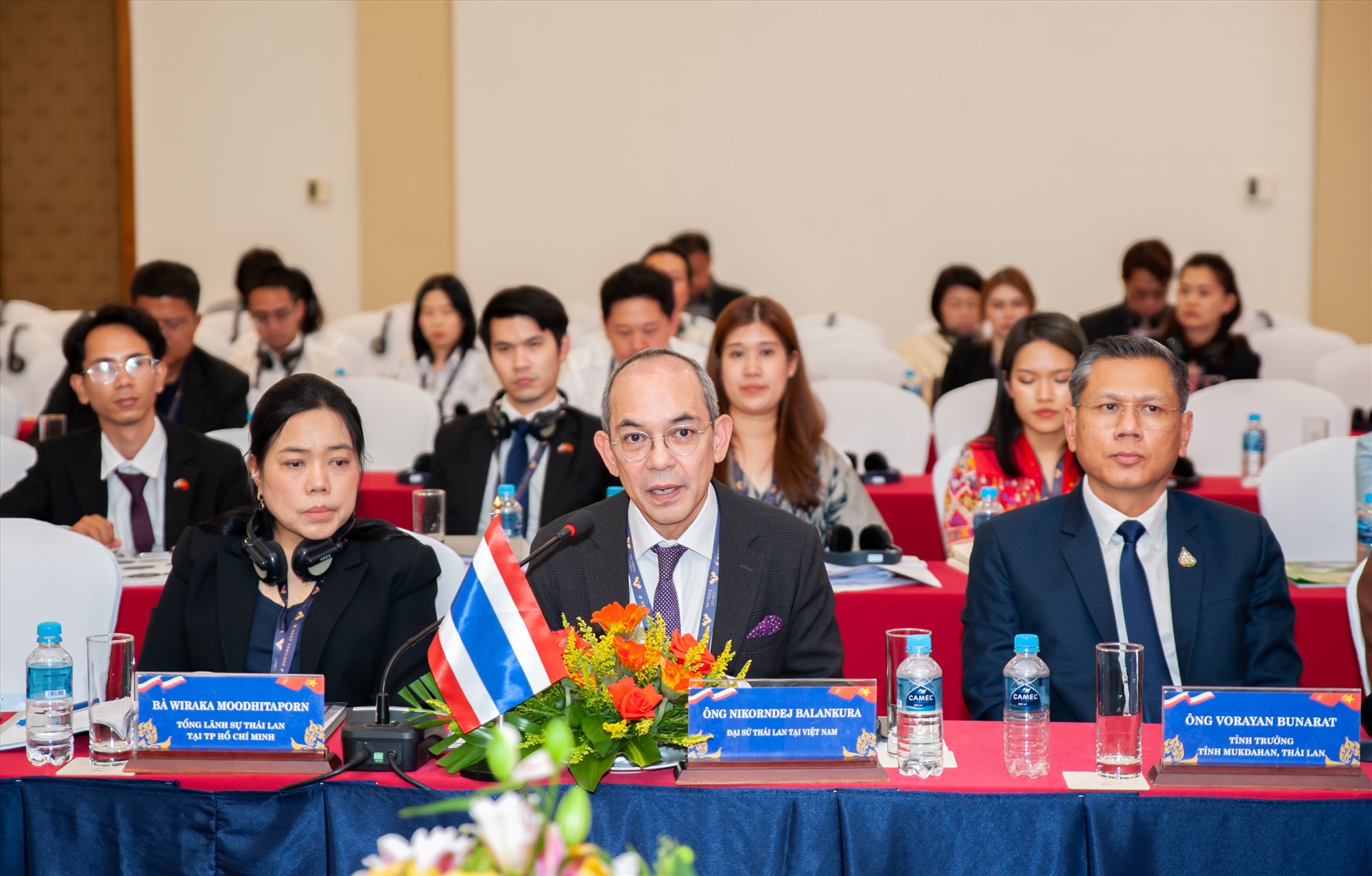 Đại sứ đặc mệnh toàn quyền Vương quốc Thái Lan tại Việt NamNikorndej Balankura đồng chủ trì phiên thảo luận - Ảnh: Trần Tuyền