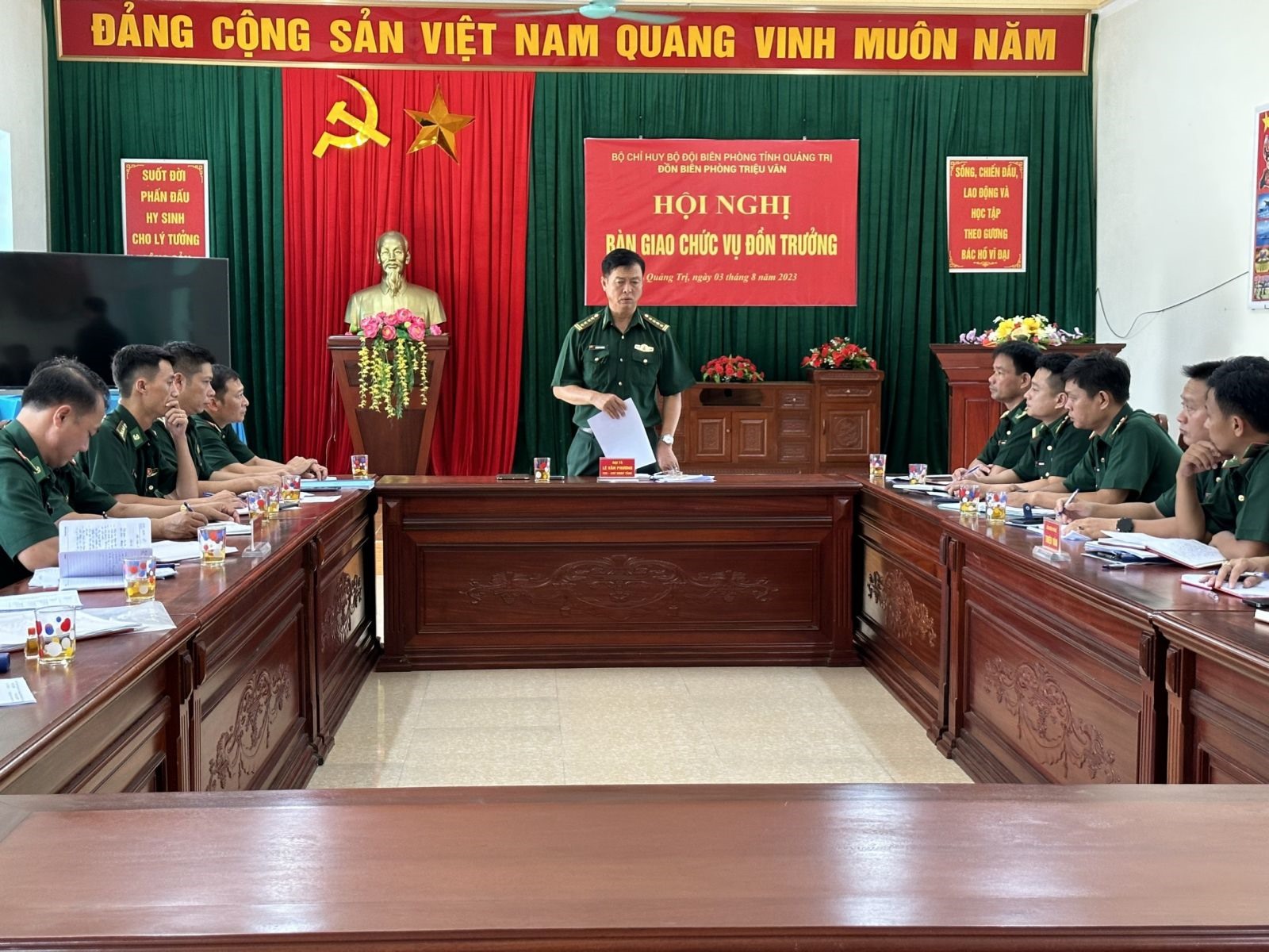 Đại tá Lê Văn Phương - TUV, Chỉ huy trưởng BĐBP tỉnh phát biểu giao nhiệm vụ.