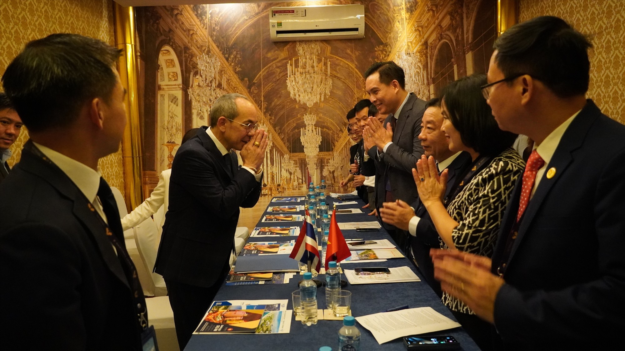 Lãnh đạo tỉnh Nghệ An kết nối làm việc với Đoàn công tác Đại sứ đặc mệnh toàn quyền Vương quốc Thái Lan tại Việt Nam Nikorndej Balankura - Ảnh: T.T