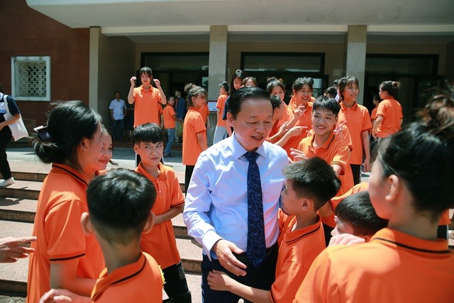 Phó Thủ tướng Trần Hồng Hà, lãnh đạo các bộ, ngành, cơ quan Trung ương và các đại biểu của Diễn đàn Trẻ em quốc gia lần thứ 7 - Ảnh: VGP/Minh Khôi