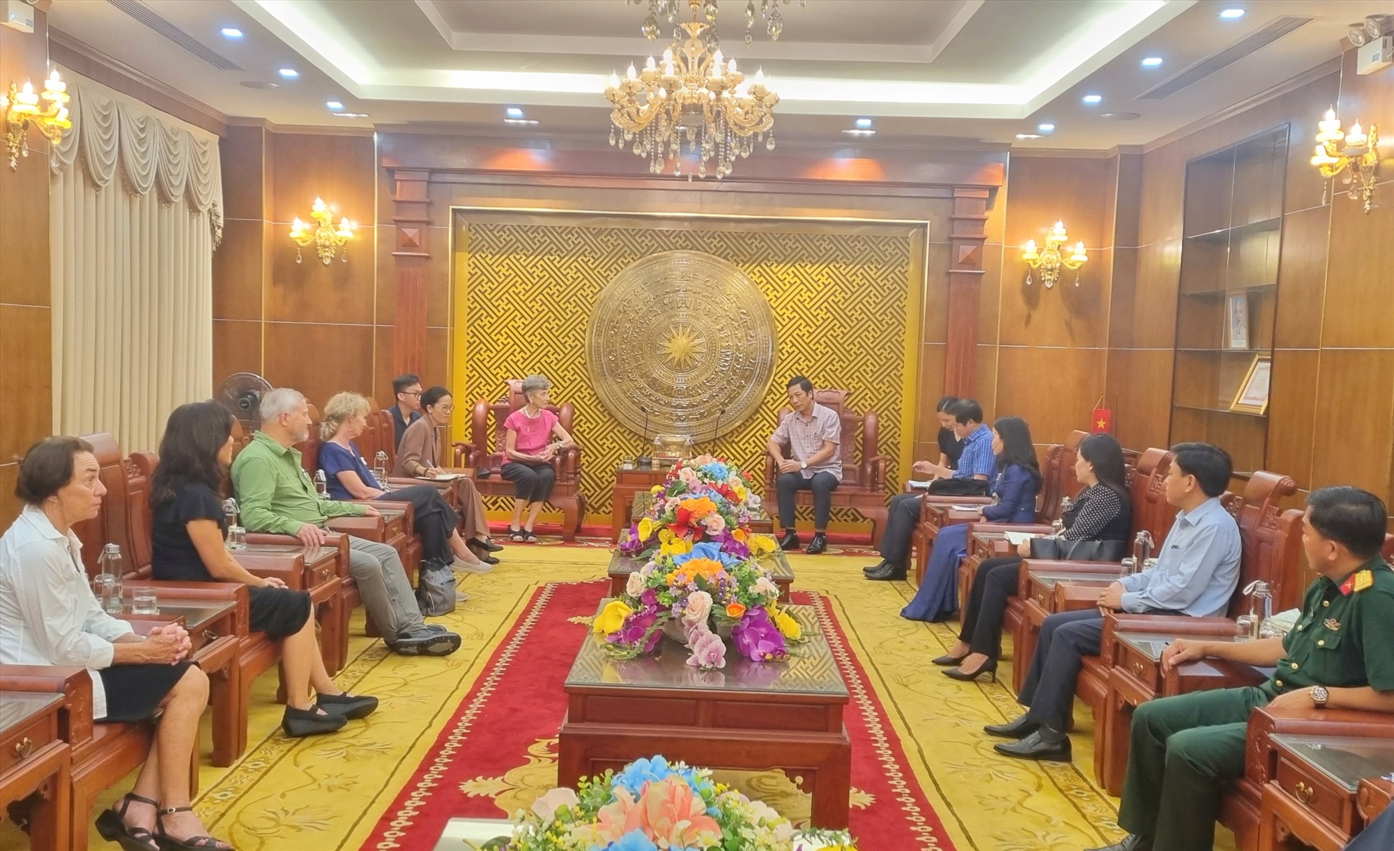 Phó Chủ tịch UBND tỉnh Hoàng Nam cho rằng những hoạt động của PTVN góp phần thúc đẩy phát triển KT-XH và công tác xóa đói giảm nghèo ở Quảng Trị - Ảnh: K.S