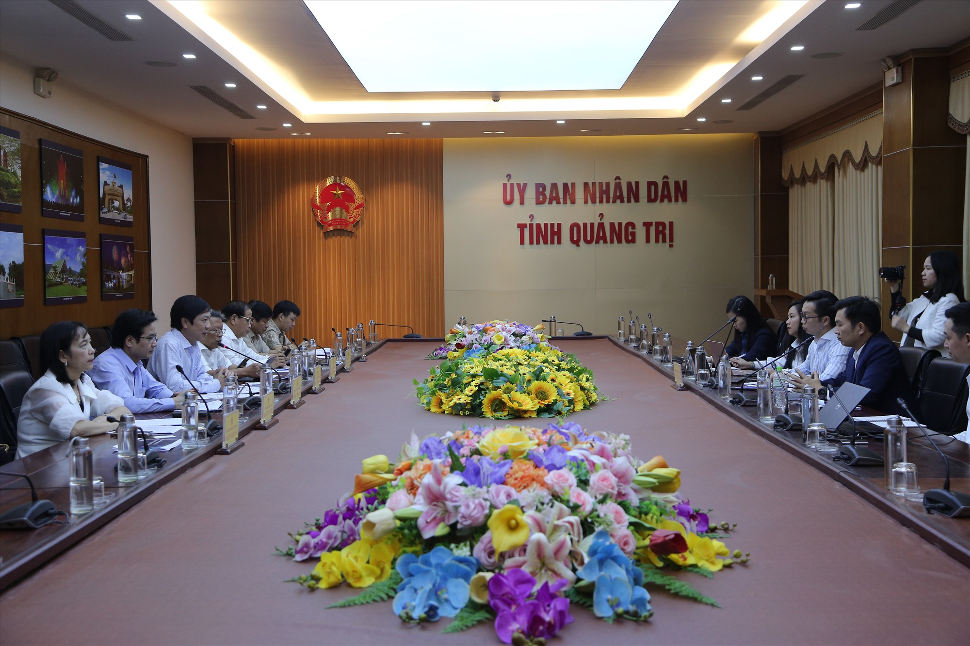 Phó Chủ tịch UBND tỉnh Hoàng Nam chủ trì phiên làm việc với lãnh đạo Công ty TNHH MTV EDP Renewables Việt Nam - Ảnh: Lê Minh