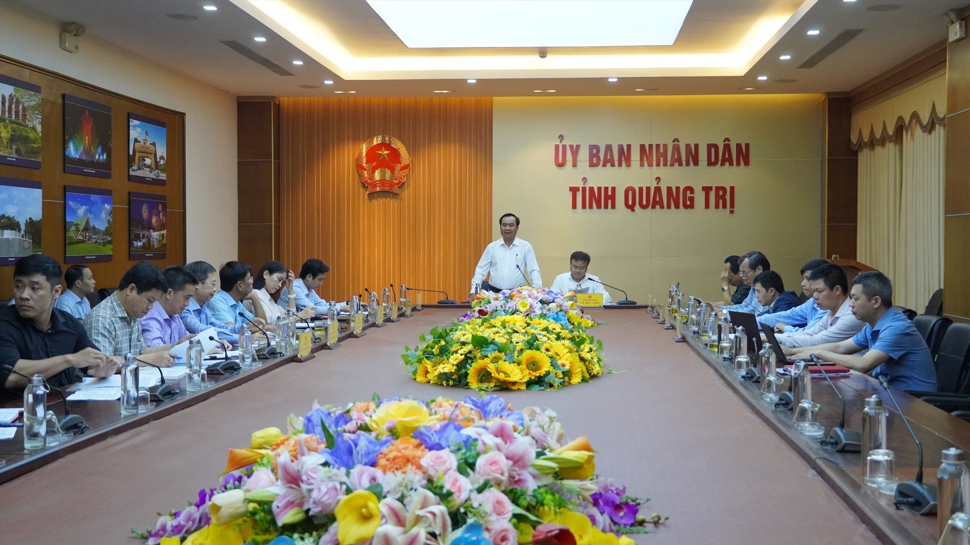 Chủ tịch UBND tỉnh Võ Văn Hưng yêu cầu các thành viên BCĐ tập trung tháo gỡ vướng mắc để sớm khởi công Dự án Cảng hàng không Quảng Trị - Ảnh: T.T