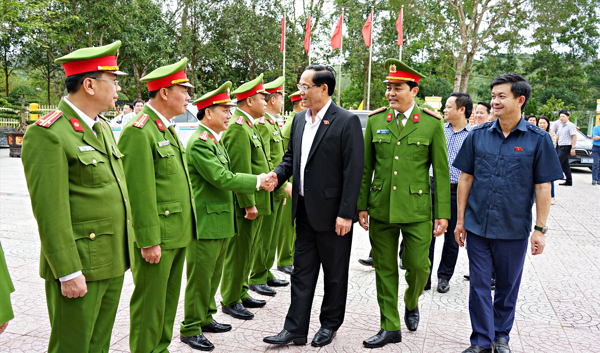 Phó Chủ tịch Quốc hội Trần Quang Phương thăm, chúc Tết tại Trại giam Nghĩa An - Ảnh: L.A