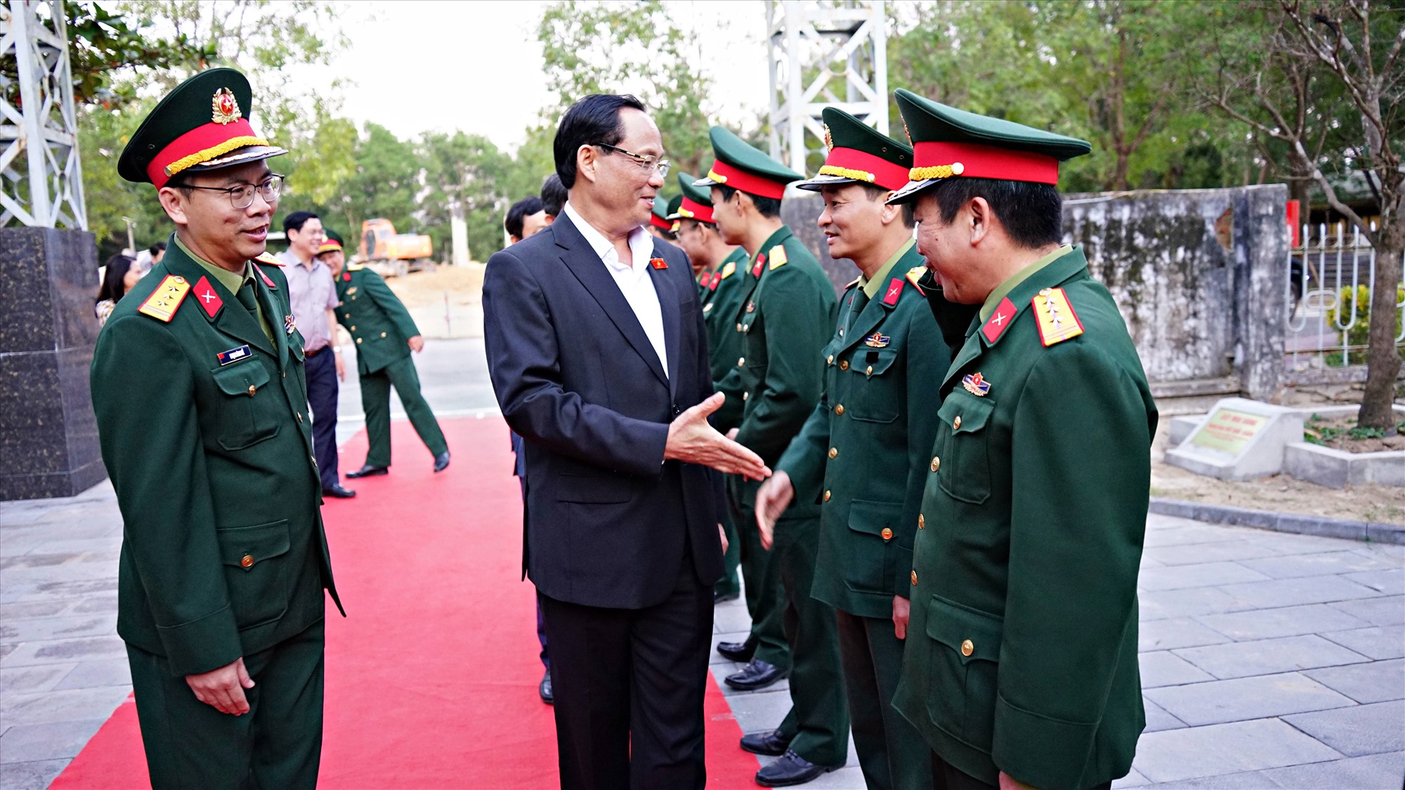 Phó Chủ tịch Quốc hội Trần Quang Phương thăm, chúc Tết tại Lữ đoàn 384 - Ảnh: L.A