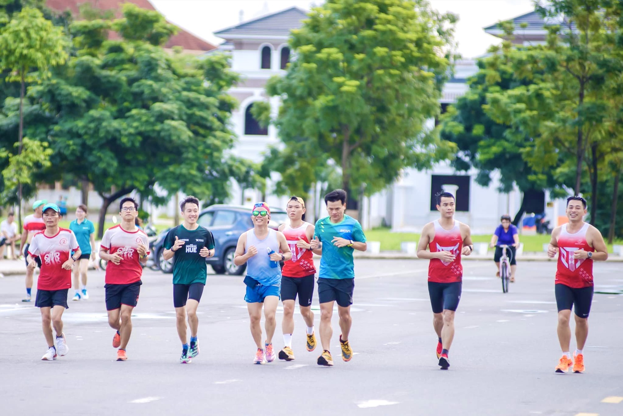 Các runners của tỉnh Quảng Trị hăng say luyện tập cho những giải chạy lớn trong thời gian tới - Ảnh: D.C