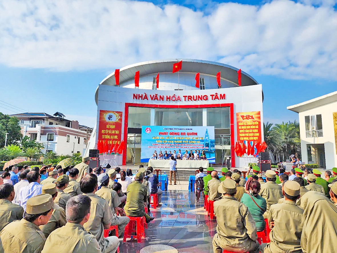 UBND thành phố Đông Hà phát động ra quân kiểm tra, xử lý vi phạm trật tự đô thị trên địa bàn - Ảnh: A.Q