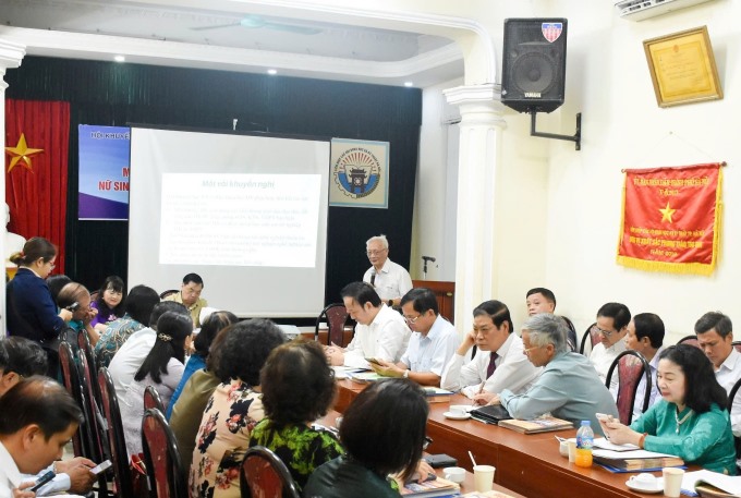 TS. Nguyễn Tùng Lâm, Chủ tịch Hội Khoa học tâm lý giáo dục Việt Nam với tham luận “Một số giải pháp khuyến khích học sinh vượt khó lập thân lập nghiệp - kinh nghiệm giáo dục từ trường THPT Đinh Tiên Hoàng, Ba Đình