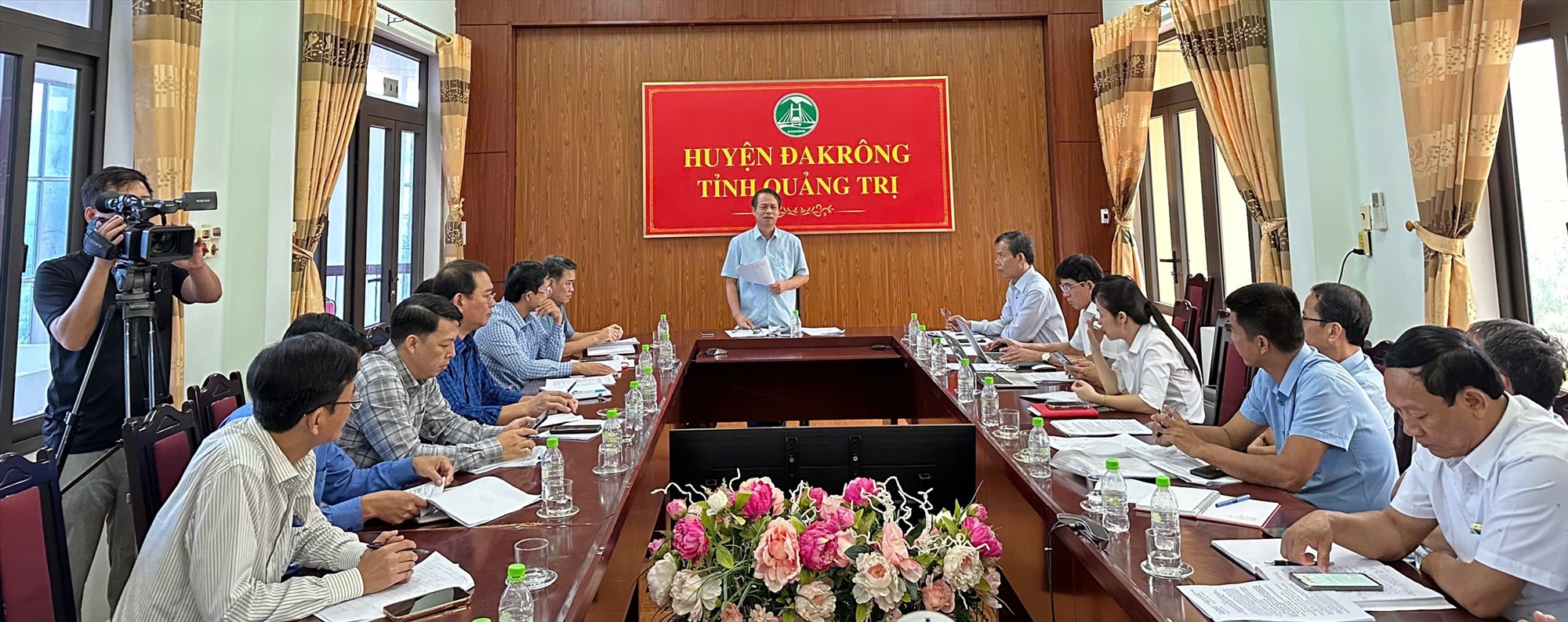 Phó Chủ tịch HĐND tỉnh Nguyễn Trần Huy đề nghị UBND huyện Đakrông khẩn trương bổ sung, hoàn chỉnh báo cáo tổng thể trên cơ sở tiếp thu các ý kiến đóng góp tại buổi làm việc để đoàn giám sát tổng hợp trước ngày 13/10 - Ảnh: H.T