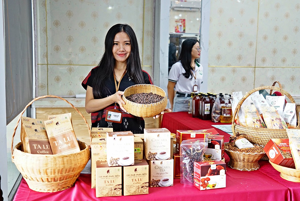 Sản phẩm cà phê đặc sản thuộc hành trình khám phá “Khe Sanh coffee tour” - Ảnh: L.A