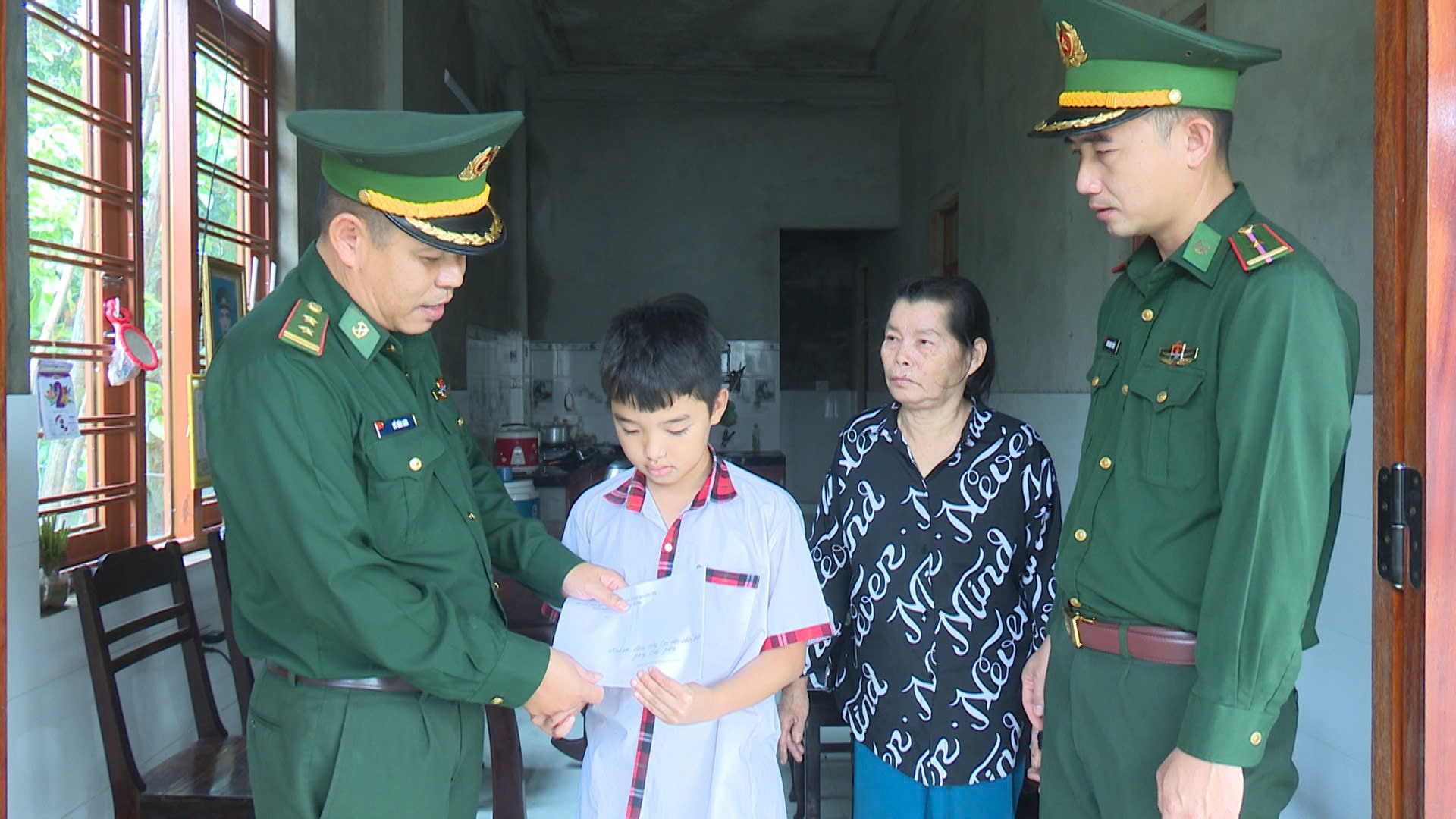 Hoạt động an sinh xã hội được Đồn Biên phòng Cửa Tùng tổ chức thường xuyên - Ảnh: A.Q