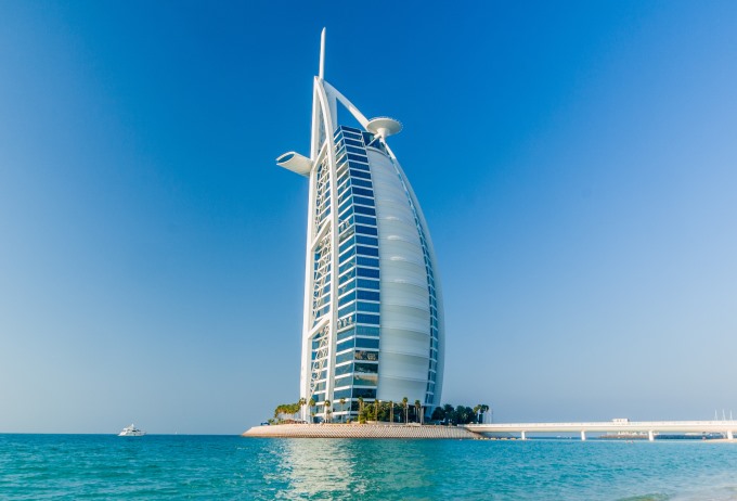 Khách sạn 7 sao đầu tiên trên thế giới Burj Al Arab tại Dubai