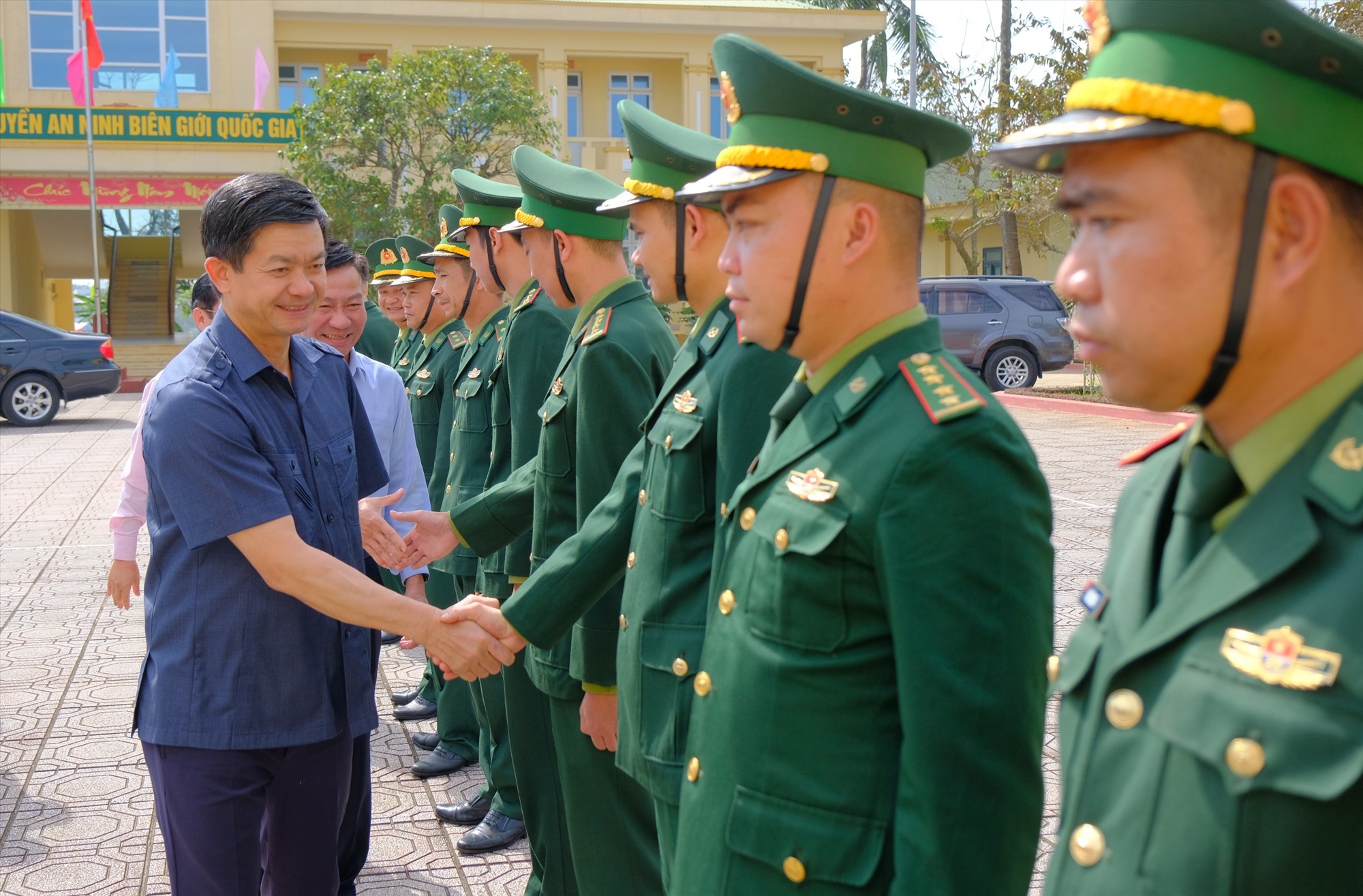 UVTƯ Đảng, Bí thư Tỉnh ủy, Trưởng đoàn ĐBQH tỉnh Lê Quang Tùng đến thăm các đồn biên phòng nhân dịp đầu năm mới Giáp Thìn 2024 - Ảnh: Trần Tuyền
