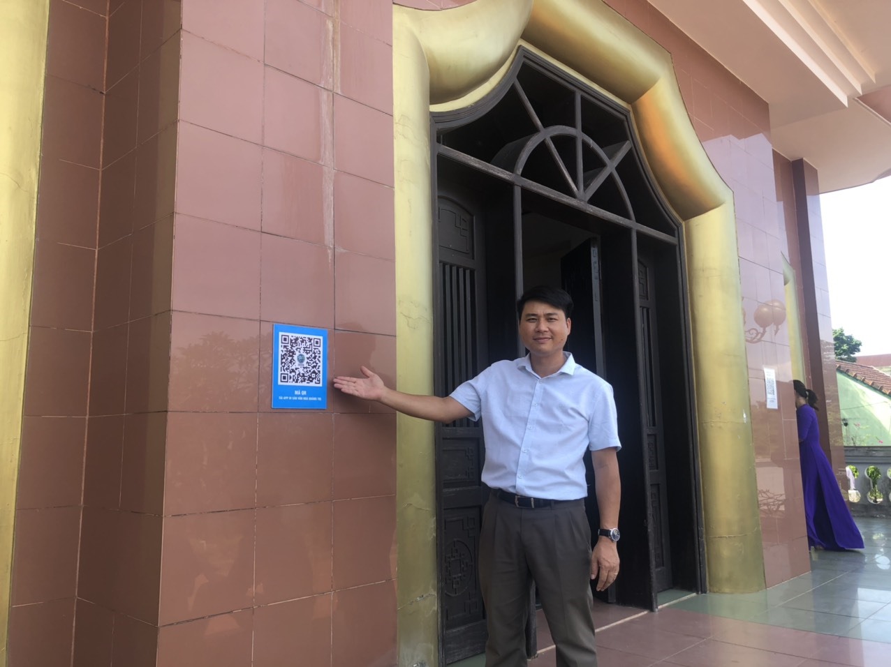 Mã QR tải app Di sản văn hóa Quảng Trị tại Nhà lưu niệm Tổng Bí thư Lê Duẩn - Ảnh: T.N