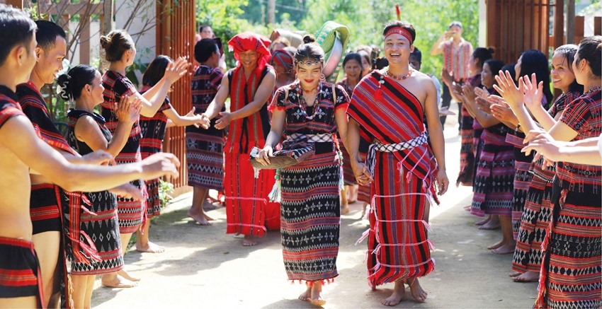 Những tay thợ tài hoaThúc hoa cho tết