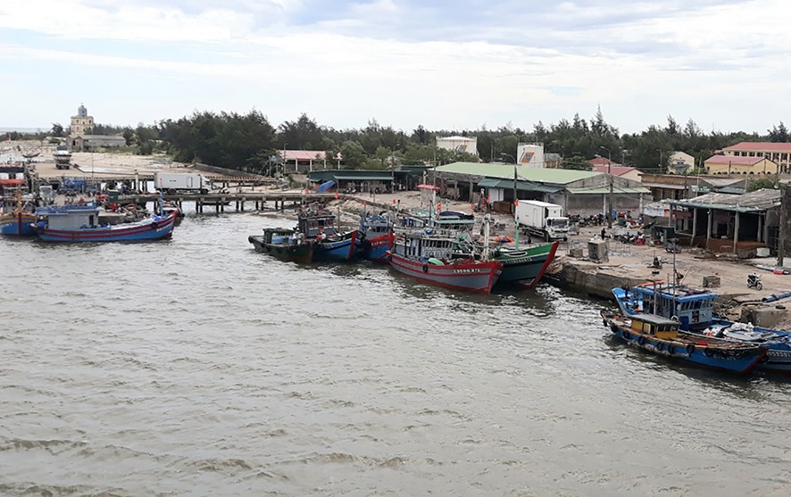 Cảng cá Cửa Việt đáp ứng nhu cầu hậu cần nghề cá cho ngư dân và doanh nghiệp -Ảnh: N.V
