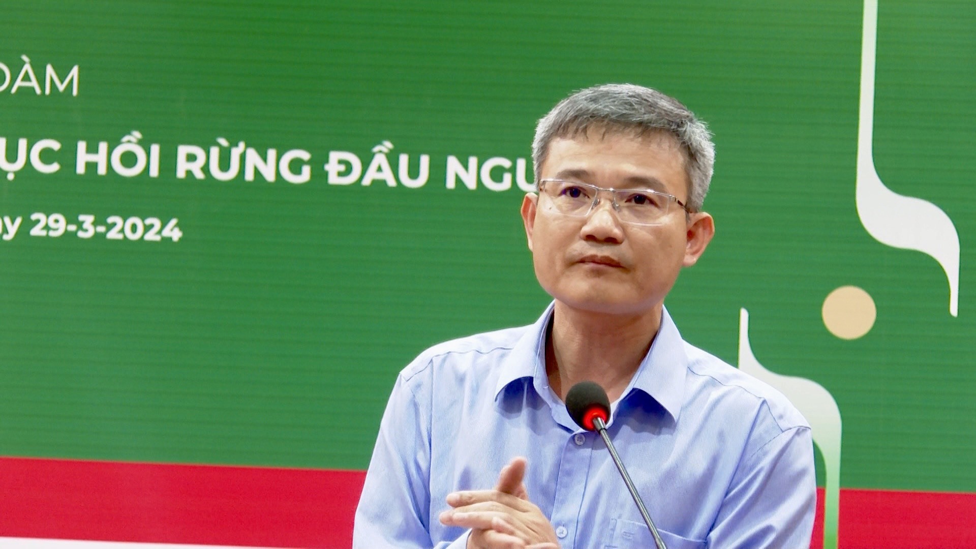 Ông Đinh Tiến Dũng, PCT UBND huyện Tuyên Hoá phát biểu khai mạc