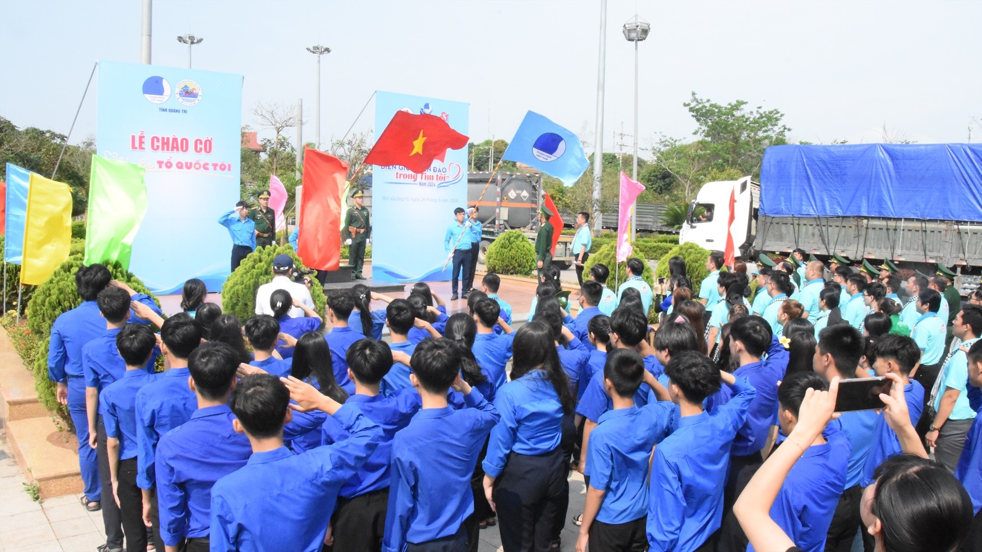 Lễ chào cờ “Tôi yêu tổ quốc tôi” năm 2024 tại Cột mốc biên giới Việt – Lào số 605 - Ảnh: ĐV