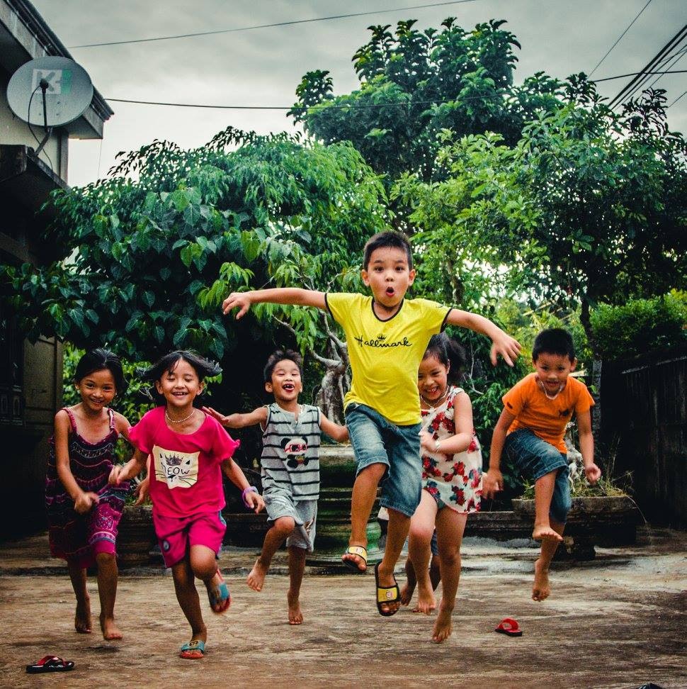 Niềm vui trẻ nhỏ - Ảnh: Nguyễn Bôn